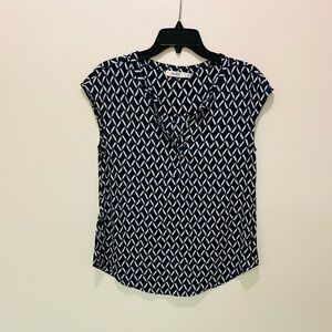 2/$20 - Ricki’s Geometric Print Short Cap Sleeve Office Top - Black,Blue & White